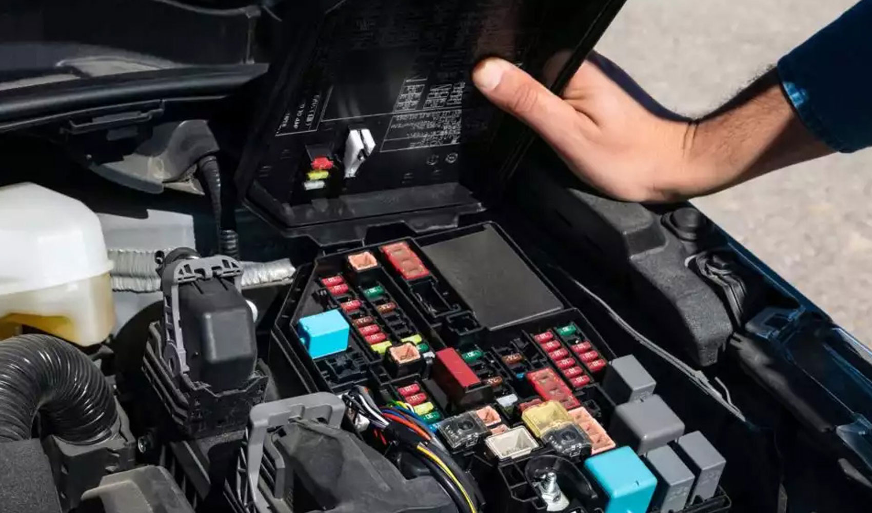 Identifying Your Car’s Turn Signal Relay Correctly